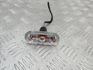 повторитель поворота на крыле Volkswagen Caddy 3 поколение 2007, 2K0949117A