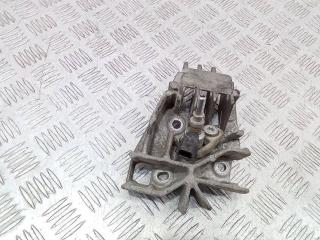 крепление форсунки Renault Megane 3 поколение 2011, 1.5 л., дизель, 8200771226