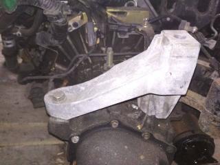 кронштейн КПП Mazda 5 CR 2005, 1.8 л., бензин, МКПП