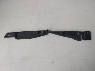 пыльник переднего крыла Renault Laguna 3 поколение 2008, 668630011R