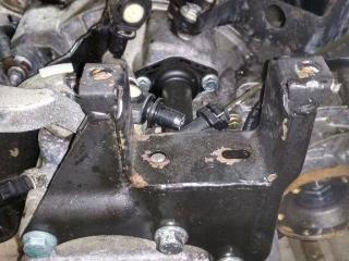 кронштейн КПП Volkswagen Polo 3 поколение [рестайлинг] 2002, 1.4 л., дизель, МКПП