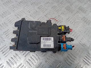блок предохранителей Renault Megane 3 поколение 2012, 1.9 л., дизель, МКПП, 243800011R